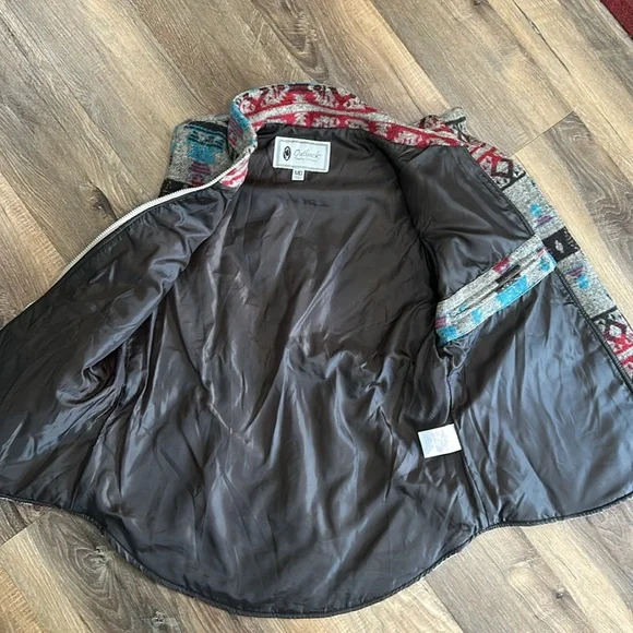 Outback trading company western Aztec style vest size medium with pockets - Picture 11 of 14